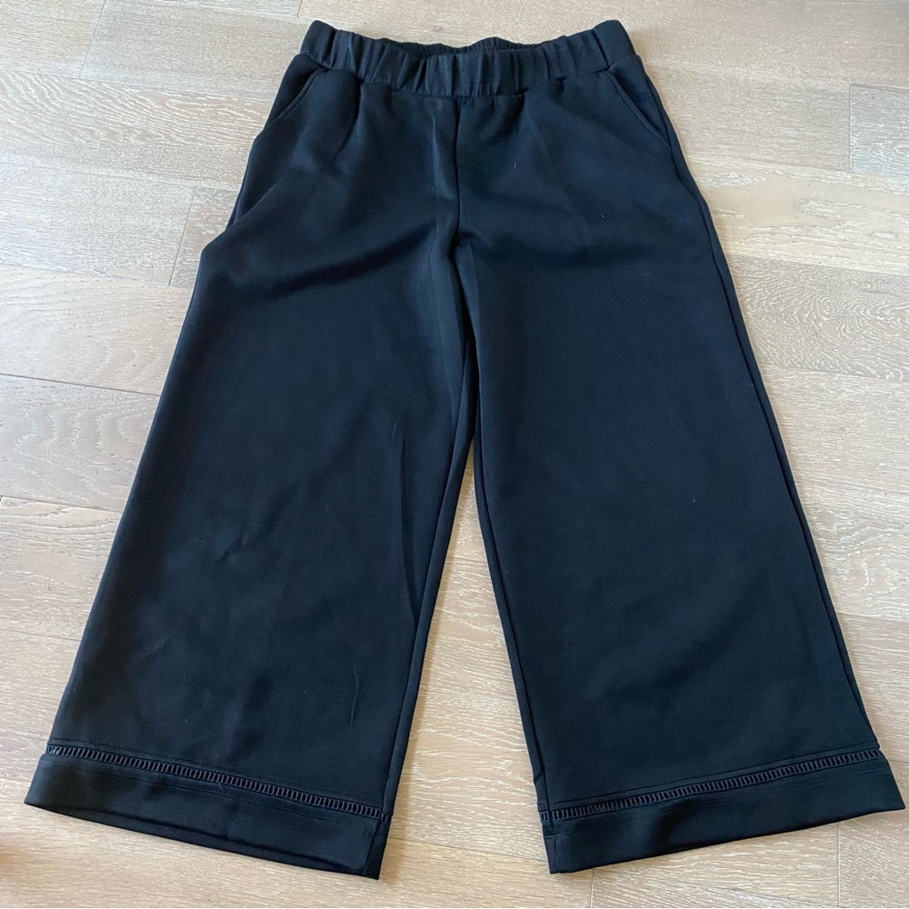 NEW! Elie Tahari Pull On wide leg scuba crop pant Crop Sz L. Black